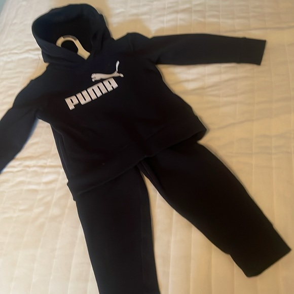 PUMA Classic Black Outerwear - Picture 1 of 8